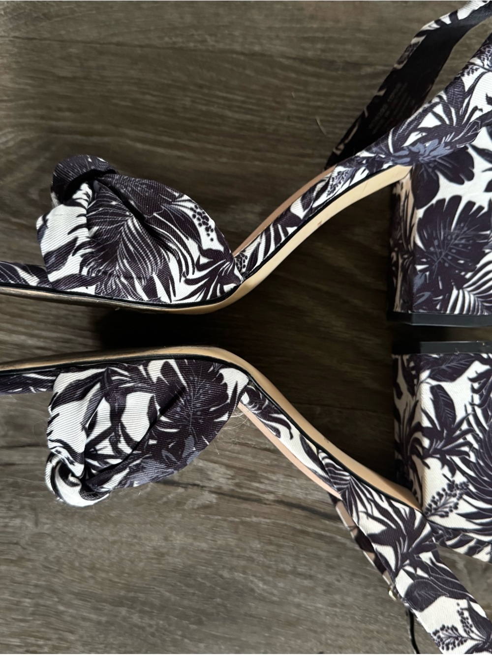 Cole Haan Resort Heels 10B - Picture 2 of 3